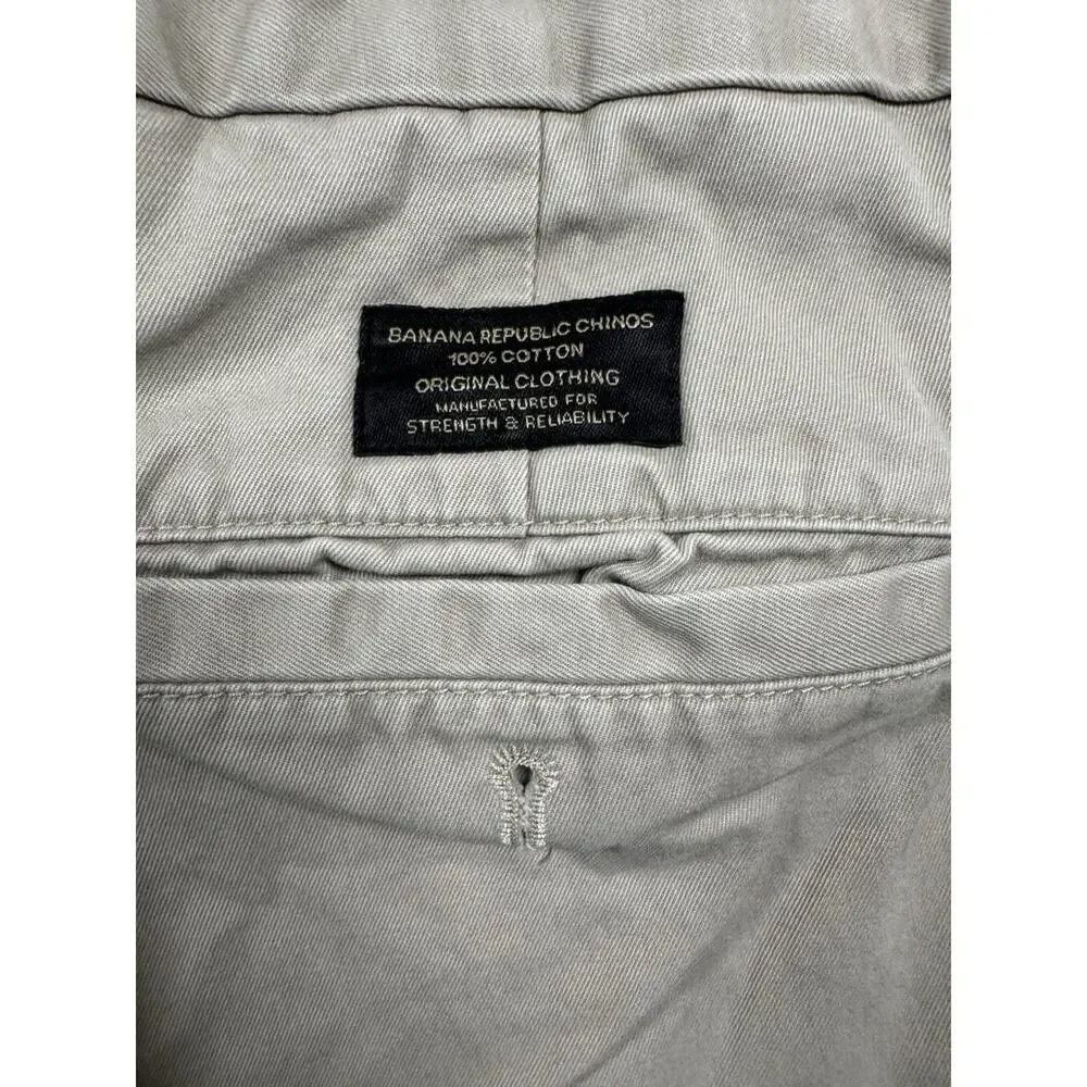 Banana Republic Dawson Mens Chino Pants 32x32 Relaxed Fit Light Khaki